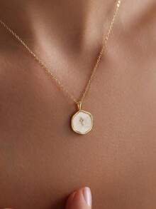 母亲节和情人节礼物推荐：女士迷你十字架项链，精致14K镀金/镀银十字架吊坠项链，可爱小十字架颈链，生日石十字架项链，简约宗教饰品，精美礼物，基督教礼物，适合女性和青少年，全年佩戴，也适合作为圣诞节和洗礼礼物。 - 金色四月 - 查看 5