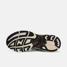 Asics 男女通用 GEL-NIMBUS 10.1 低帮跑步鞋 1203A543-108 - 黑與白 - 查看 3
