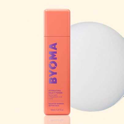 1瓶150毫升保湿舒缓爽肤水，蕴含玻尿酸和积雪草精华，温和有效地锁住水分，减少水分流失，焕发肌肤光彩，舒缓肌肤。适合所有肤质，包括敏感肌肤。早晚护肤必备。