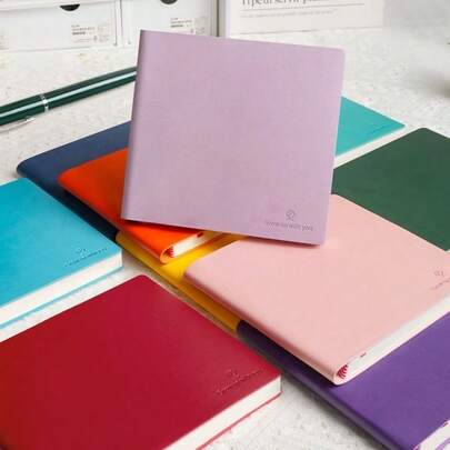 1本皮革方形笔记本，便携式加厚日记本，简约软皮笔记本，采用加厚防渗纸，适合日常笔记、旅行、办公和学习（100张/200页）