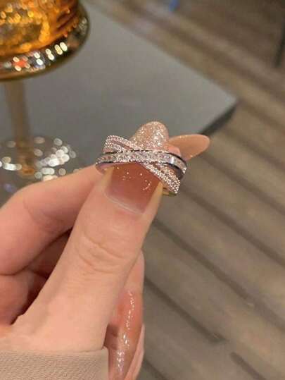 可调节新娘或伴娘戒指，十字形设计，镀金或镀银，饰以双排水钻，适合婚礼、派对、约会、日常佩戴和优雅场合。