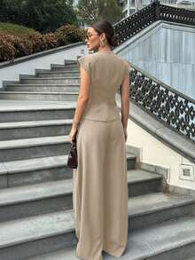 女款夏季休閒套裝，度假穿著、通勤穿著、外出穿著，時尚優雅女款兩件套，女款無袖V領細條紋西裝上衣，百褶寬腿褲套裝，輕便兩件套 - 杏色 - 查看 7