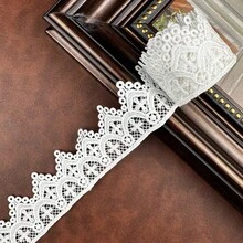 15码精美花卉蕾丝花边，高品质欧式皇冠蕾丝装饰，十字花卉图案 - 1.85英寸宽 - 优雅婚纱面料包边、新娘配饰和DIY工艺丝带，可选长度：20/15/10/5/3/1码，适用于DIY手工艺品、服装配饰、家居装饰、蕾丝面料、精致刺绣。 - 白色 - 查看 8