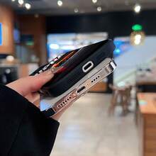 Supra naranja derrapando en una carretera oscura. Esta elegante funda es compatible con Samsung, Apple, VIVO, OPPO, , Transsion, ,  y Honor. Fabricada en silicona TPU, ofrece protección contra golpes y caídas, además de una sensación superior. Es un regalo ideal para familiares, amigos y seres queridos, y la opción perfecta para San Valentín y Año Nuevo. - Negro - Ver 5