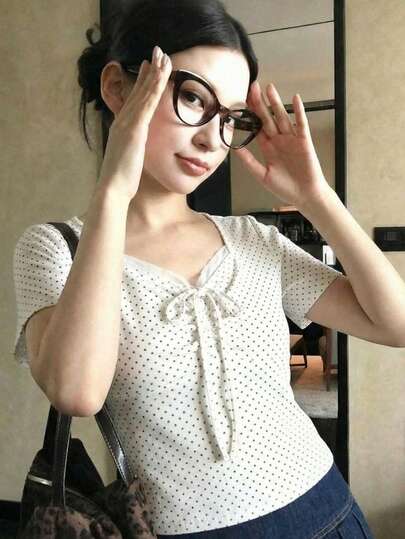 新款夏季法式甜美波点蕾丝领短袖T恤女装，系带修身露脐上衣