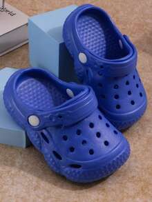 2026 Neue einfarbige Kinder Clogs mit Hohlräumen, Sommer weiche Sohle rutschfeste und verschleißfeste Kleinkind Jungen/Mädchen Strandschuhe - Blau - Übersicht 4