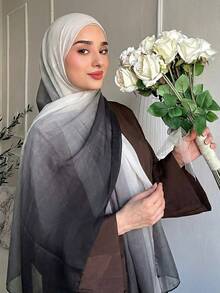 1件装女士休闲黑灰渐变纯色印花围巾，防晒披肩，百搭优雅围巾，适合日常佩戴，也可作为服装配饰 - 黑灰色漸變 - 查看 2