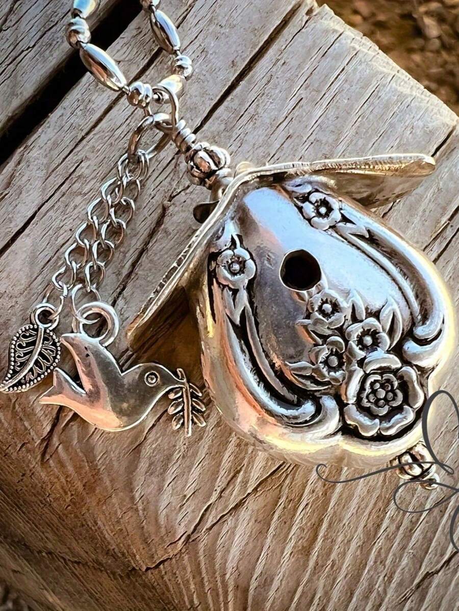 Unique Retro Boho Hollow Birdhouse Pendant Necklace For Women Beautiful Silvery Chain Necklace Jewelry Birthday Anniversary Gifts - Silver - View 1