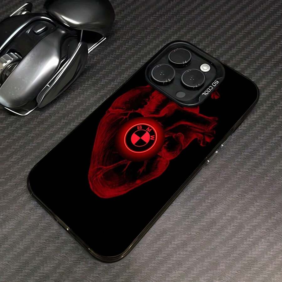 Corazón rojo con el logotipo de BMW sobre fondo negro. Esta elegante funda es compatible con Samsung, Apple, VIVO, OPPO, , Transsion, , y Honor. Fabricada en silicona TPU, ofrece protección contra golpes y caídas, además de una sensación superior. Es un regalo ideal para familiares, amigos y seres queridos, y la opción perfecta para San Valentín y Año Nuevo. - Negro - Ver 1