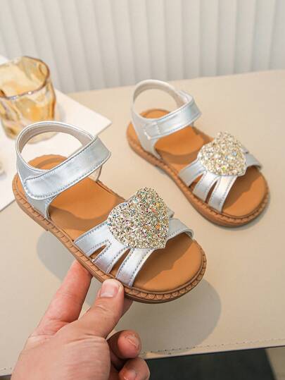 Girls' Silver Rhinestone Heart Ankle Strap Sandals - Fashionable Open Toe Flat Sandals Suitable For Children's Daily Wear, Parties And Special Occasions In Summer