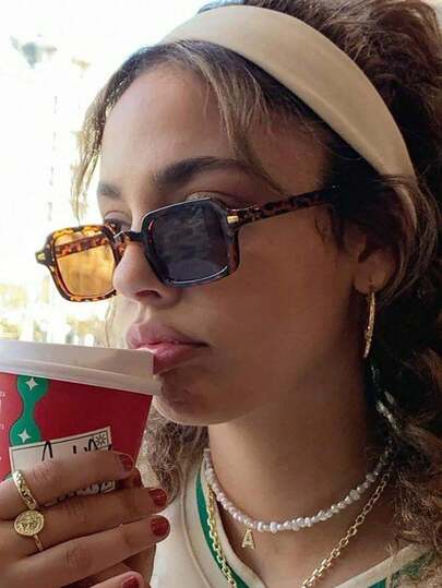 1 Pair Women's Plastic Square Full-Frame Sexy Retro Classic Cool Lively Fashion Glasses, Suitable For Street Photography, Music Festivals, Outdoor Activities, Outdoor Leisure Activities, Also Can Be Used As Decoration For Summer Beach Vacation, Outdoor Travel, Back To School Season, College Style, Campus Style