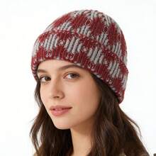 Korean Style Fashion Tie-Dye Color-Block Handmade Knitted Hat For Men And Women, Autumn And Winter Warm Rolled Edge Cold Hat, Ear Protection Pullover Knit Hat,  Suitable For Couples To Wear In Autumn And Winter - 酒紅色 - 查看 10
