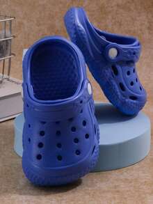 2026 Neue einfarbige Kinder Clogs mit Hohlräumen, Sommer weiche Sohle rutschfeste und verschleißfeste Kleinkind Jungen/Mädchen Strandschuhe - Blau - Übersicht 7