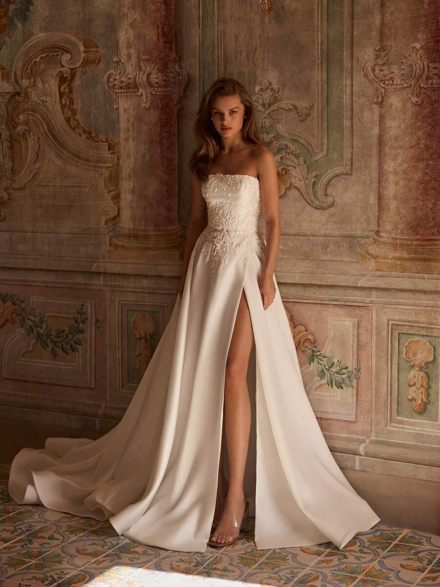 Luxe Strapless Pearl-Embellished Lace Bodice Satin Wedding Dress With High Side Slit, Wedding Dresses For Bride, Elegant And Comfortable, Includes Plus Sizes, Bridal Gown, Formal Dresses For Women, Suitable For Wedding, Party, Vacation, Bride, Formal Occasions, Dinner Dress, Prom Dress, After-Party Dress, Homecoming Dress, Cocktail Party, Birthday Party, Celebration, Gala, Festival, Ceremony - 白色 - 查看 1