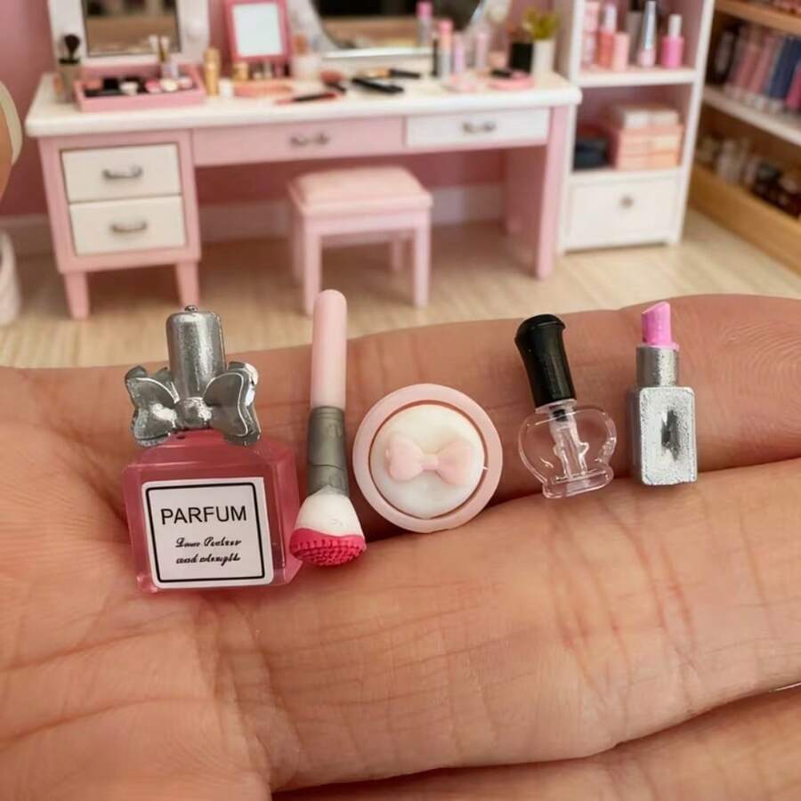 1 Set de Miniatura de Maquillaje para Casa de Muñecas que incluye Lápiz Labial, Perfume, Borla de Polvo, Esmalte de Uñas, Brochas de Maquillaje, Decoración de Juguete, Accesorios de Micro Escena, Adecuado para Decoración de Habitación, Decoración de Sala de Estar, Decoración de Escritorio, Decoración de Baño, Decoración del Hogar, Oficina, Dormitorio, Regalo Personalizado, Regalo Pequeño Delicado, Adecuado para Regalar a Familiares, Amigos, Novia en Días Festivos - A - Ver 1