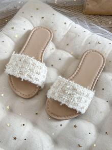 2pcs/Set Girls' White Embossed Sandals, 2026 New Arrival, White Embossed Gold Thread Woven Breathable Non-Slip Flat Luxury Style Sandals, Suitable For Daily Outings And Social Occasions - Beige - View 1
