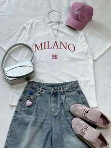 Milano 96 Graphic Print Plus Size Women's T-Shirt - Casual Summer Short Sleeve T-Shirt, With Red Applique, White Crew Neck, Lightweight And Breathable, Suitable For Casual Wear,St Patricks Day Women,Summer Clothes,Easter Outfits For Women,Mother's Day Gift Outfits,Women's Oversized Fun Graphic T-Shirt. - 白色 - 查看 3