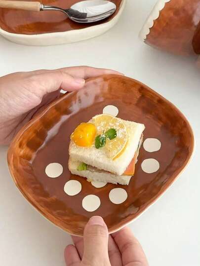 Handmade Vintage Floral Rim Polka Dot Ceramic Plate, High-End Niche Dessert Plate, Daily Fruit Plate, Afternoon Tea Snack Cake Plate, Suitable For Restaurants, Homes, Cafes, Bars, And Photography Props