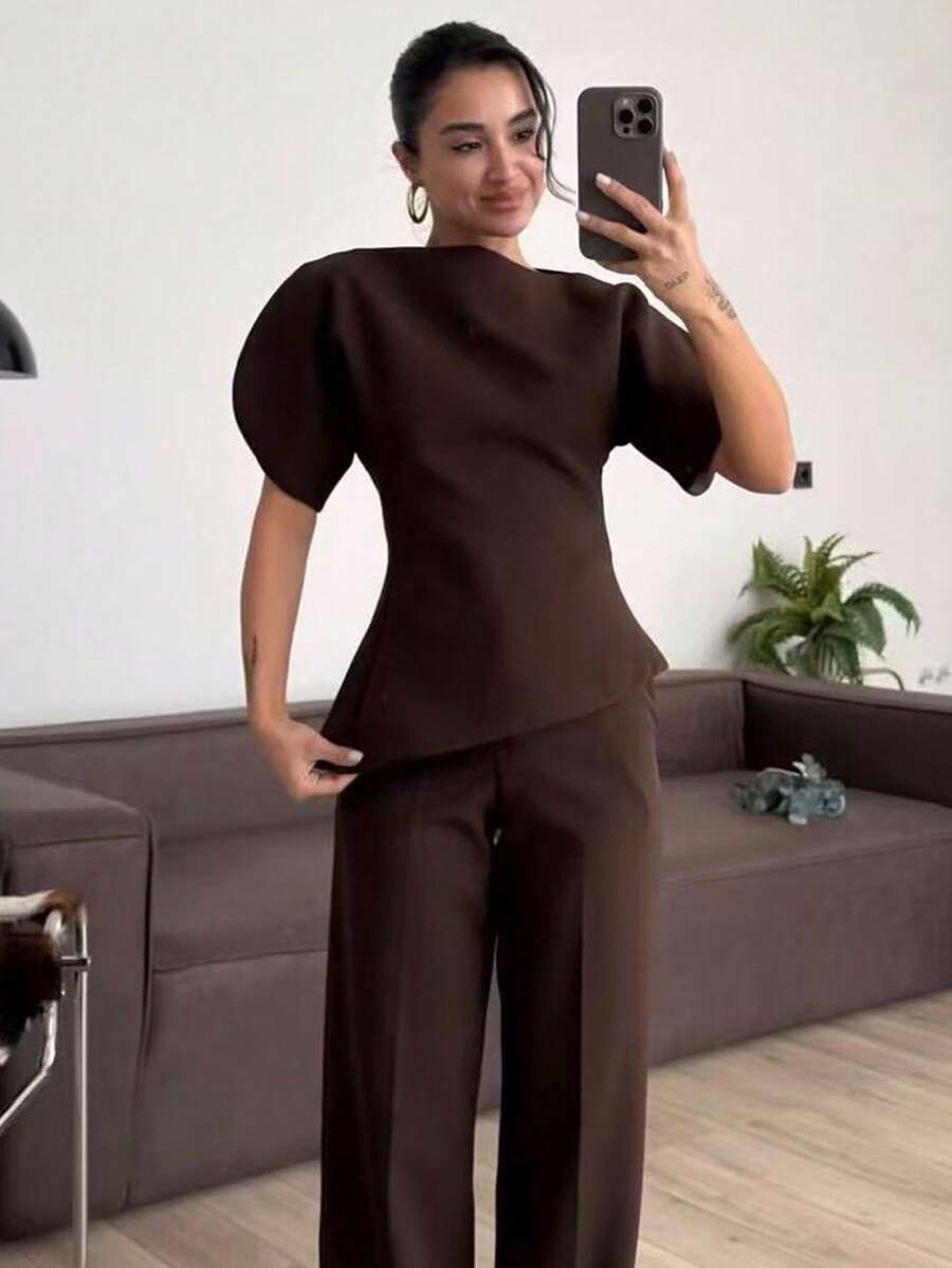 女款不對稱下擺花瓣袖圓領黑色上衣，新款時尚優雅女士夏季棕色上衣