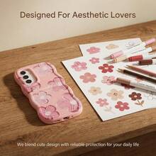 1pc Pink & White Sunflower, Cute Cartoon Blue Floral & Butterfly Painted Phone Case, Macaron Color Full Body Shockproof Wavy Cream Style, Compatible With Samsung/POCO/Apple/XR/11/14/15/16/Transsion/Honor/90LITE - Pink - View 3