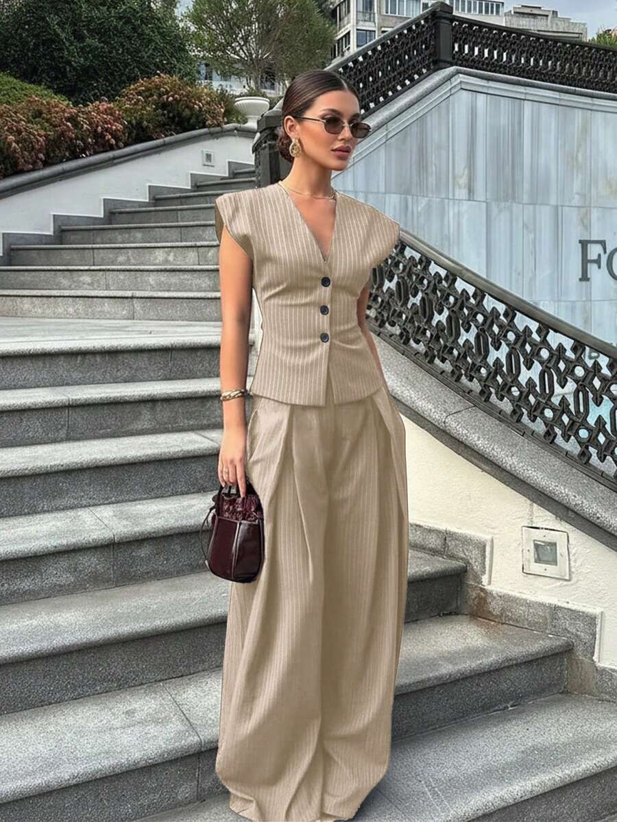 女款夏季休閒套裝,度假穿著、通勤穿著、外出穿著,時尚優雅女款兩件套,女款無袖V領細條紋西裝上衣,百褶寬腿褲套裝,輕便兩件套 - 杏色 - 查看 1