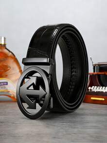 男士竹纹压花PU皮带，配箭头圆形自动扣。皮带扣有金色、银色和黑色三种镀层可选，皮带本身则有黑色和棕色两种颜色。这款皮带采用可调节棘轮设计，风格奢华商务休闲，是父亲节和周年纪念日的理想礼物。 - 彩色 - 查看 6