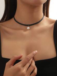 1pc Minimalist Small Pearl Pendant Necklace, Cross-Border European And American Style - Black - View 4