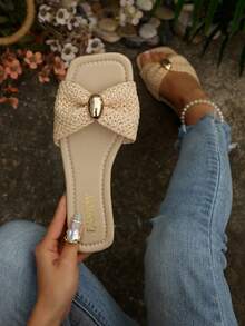 卡其色编织方头褶皱平底拖鞋，一体式金属扣，女士沙滩一脚蹬鞋，时尚夏季新款优雅休闲百搭女士平底拖鞋 - 卡其色 - 查看 1