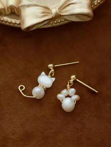 1 Đôi bông tai hình móng vuốt mèo giả ngọc trai, thiết kế bất đối xứng, nhỏ nhắn và dễ thương dành cho nữ - trắng - Xem 5