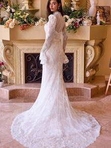 Lace Mermaid Wedding Dress Modest Vintage Bridal 2026 High Neck Long Sleeve Wedding Dress Fully Adorned With Intricate Heavy Lace, Fitted Mermaid Silhouette Enhances Figure While Full Coverage Design Delivers Timeless Modest Elegance, Detailed Lace Texture Elevates Retro Refinement And Winter Sophistication, Classic Church Wedding And Vintage Seasonal Ceremony Perfect Choice 2026. - 白色 - 查看 2