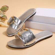 女士随机印花时尚PU皮革搭扣平底拖鞋凉鞋，夏季度假 - 銀色 - 查看 2