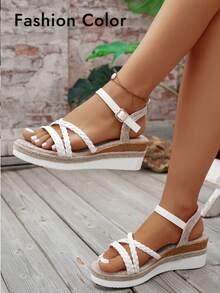 女士坡跟凉鞋，新款夏季编织交叉绑带波西米亚风白色圆头搭扣沙滩度假平底鞋 - 白色 - 查看 2