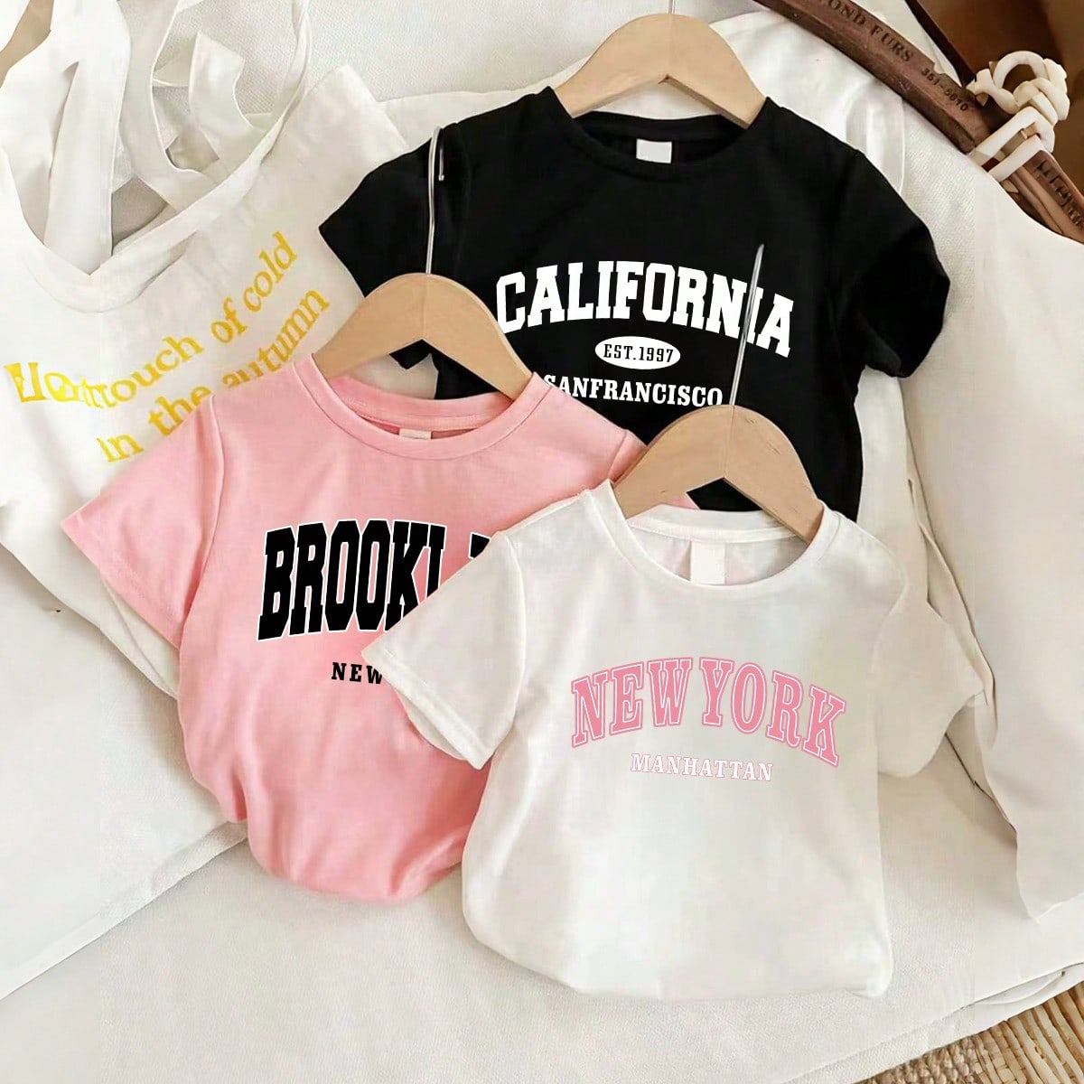 Piezas Conjunto de manga corta con estampado de letras para niños pequeños