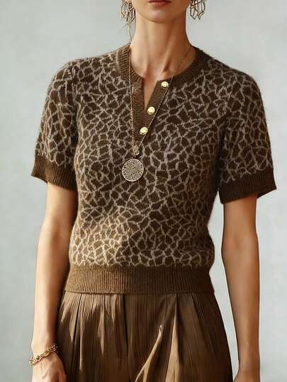 2026春夏新款女装假日/情人节上衣，棕白裂纹豹纹提花短袖针织衫，修身短款圆领套头衫，百搭针织上衣