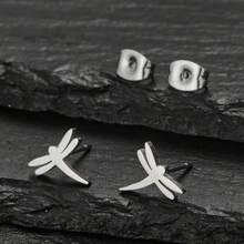 1 Pair Golden Earring In The Shape Of A Dragonfly, Suitable For Women To Wear Daily, During Holidays And Leisure Times. Gatherings, And As A Gift. - GED862 - View 2