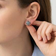 1 Pair Men's Stainless Steel Black & White Checkered Screw Earrings - Multicolor - View 3