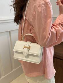 Tas Selempang Persegi Minimalis Warna Solid Bergaya Retro dengan Gesper Logam dan Tas Tangan Mini, Cocok untuk Remaja Putri, Mahasiswa, Profesional Muda, Cocok untuk Kantor, Sekolah, Kerja, Perjalanan, Aktivitas Luar Ruangan, Bepergian, dan Acara Lainnya - Putih - View 4