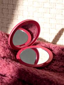 Dior Nuevo Espejo Compacto de Doble Cara de Moda SS26, de Cuero, Color Rosa Intenso, Espejo de Viaje, Espejo de Vanidad Portátil, Espejo Cosmético Plegable, Patrón de Corazón a Cuadros - Rosa Fucsia - Ver 4