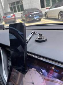 Zinc Alloy Magnetic Car Phone Holder, Touchscreen Dashboard MagSafe Phone Mount, 360° Rotatable Navigation, Mechanical Arm With Strong Technological Sense, Adjustable And Extendable Car Phone Holder - Car Mount - View 12