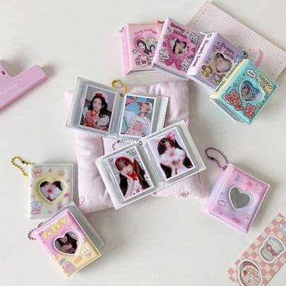2 pouces Mini album photo portable Mignon mini album de cartes à motif nœud de bande dessinée Album de collection de cartes de photocarte d'idole Kpop/appareil photo instantané étudiant, mini album suspendu, un cadeau pour un ami.
