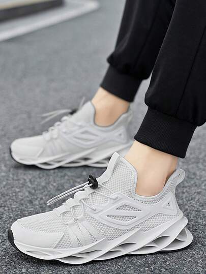 新款透气男士休闲运动鞋，低帮时尚运动鞋，大码男士户外休闲鞋