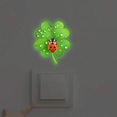 1 pieza Pegatina luminosa de mariquita trébol, autoadhesiva y extraíble, decoración de estilo fresco para interruptores y enchufes