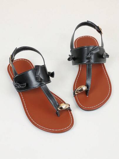 Giày sandal đế bằng thời trang nữ mùa hè, kiểu dáng thường ngày, quai chữ T, xỏ ngón, có nơ và khóa kim loại trang trí.