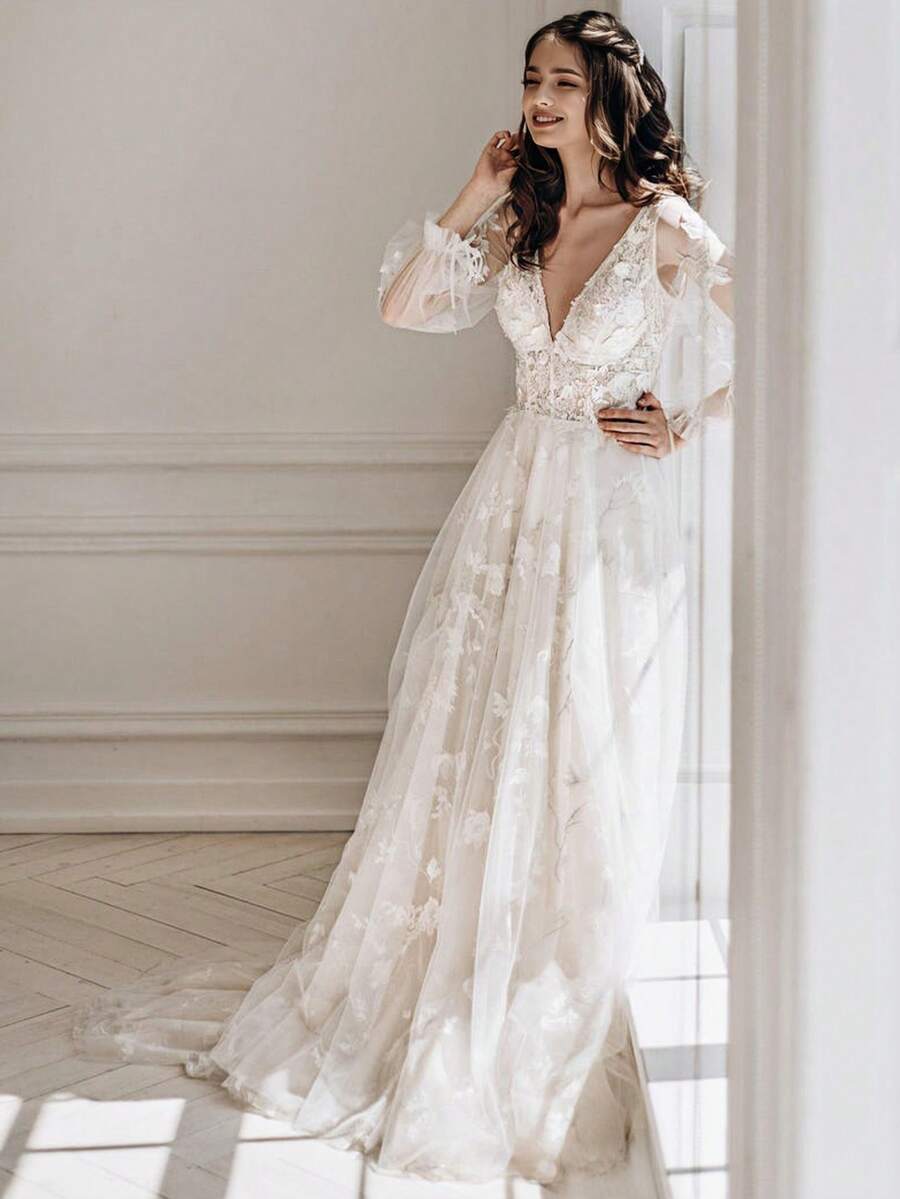 Romantic Boho Deep V 3D Floral Illusion Lace Long Sleeve Wedding Dress, Tulle Bridal Gown, Wedding Dresses For Bride, Elegant And Comfortable, Suitable For Wedding, Party, Vacation, Bride, Formal Occasions, Dinner Dress, Prom Dress, After-Party Dress, Homecoming Dress, Cocktail Party, Birthday Party, Ceremony - trắng - Xem 1