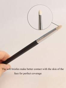 1支山羊毛眼影刷，妆效自然无痕，电镀铜管，高端眼部细节刷 - 黑色 - 查看 2