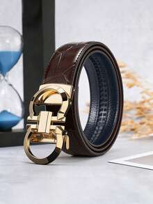 男士竹节纹压花PU皮带，采用自动扣设计。皮带扣有金色、银色和黑色三种镀层可选，皮带本身则有黑色和棕色两种颜色。这款皮带采用可调节棘轮设计，尽显奢华商务休闲风范，是父亲节和周年纪念日的理想礼物。 - 彩色 - 查看 14