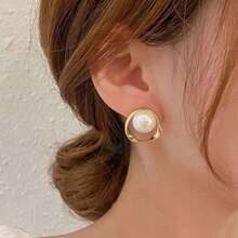 2 đôi bông tai ngọc trai Hàn Quốc hình học bất đối xứng rỗng, phong cách tối giản - trắng - Xem 3