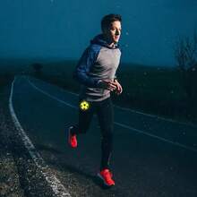 Colgante de mochila de fútbol, llavero reflectante de adecuado para salidas nocturnas, colgante de equipaje - Ver 5