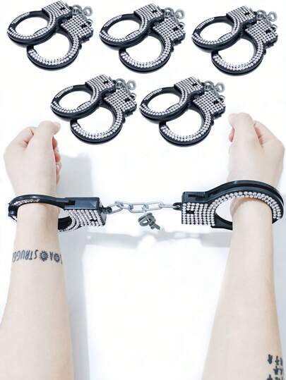Plastic Handcuffs, Accessories, Makeup Props, Costume Props, Role-Playing Props, Stage Props, Couple Game Props, Prisoner Performance Props, Matching Props, Performance Props, Festival Props, Portable, Innovative, Suitable As Gifts For Men, Women, And Children (The Black Color On The Product Is Not Dirt, But Uneven Coloring Due To Manual Dyeing)