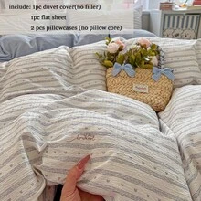 四件套床上用品，卡其色蝴蝶结图案被套，蓝白条纹爱心印花被套，韩式少女风卧室床上用品套装，柔软亲肤，四季皆宜，包含1个被套（不含填充物）、1个床单、2个枕套（不含填充物）。 - 可頌 - 查看 7